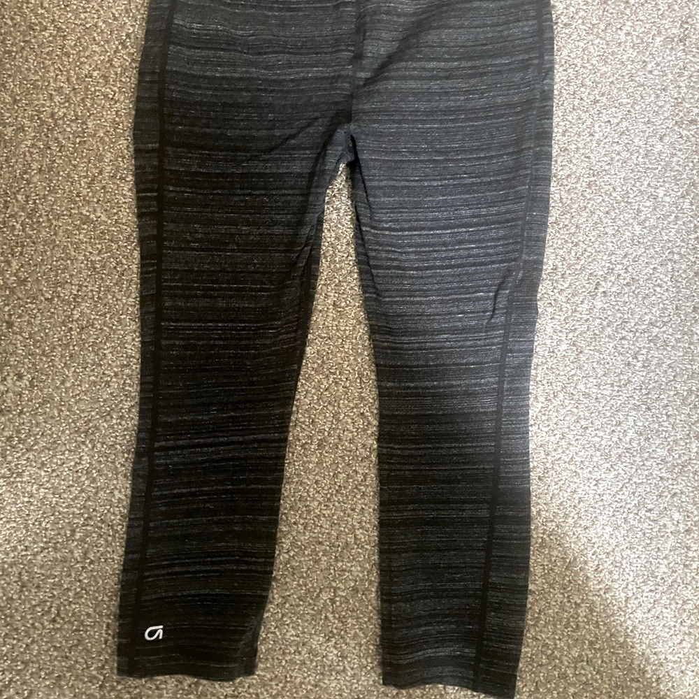 Medium gap active womens leggings